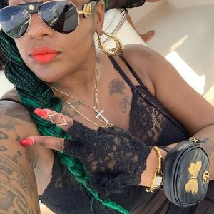 Meet your Posher, Rose